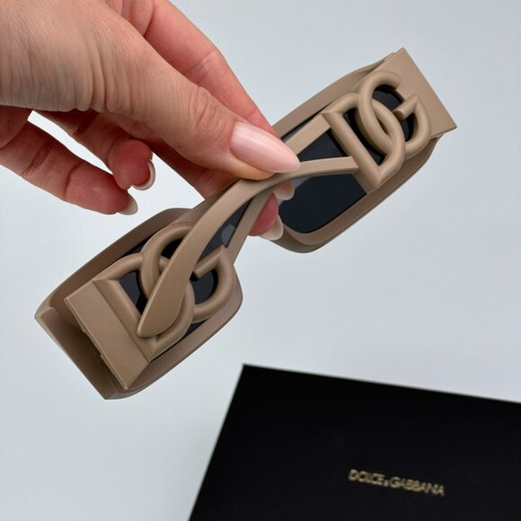 D&G DG6197 329287 BRAND NEW Sunglasses Rubberized Beige Grey Rectangle Unisex - Picture 3 of 12